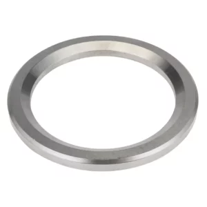 Oryginalny pierścień dociskowy układu kierowniczego o wymiarach D124 x 95 x 10 mm i numerze katalogowym 768959.0