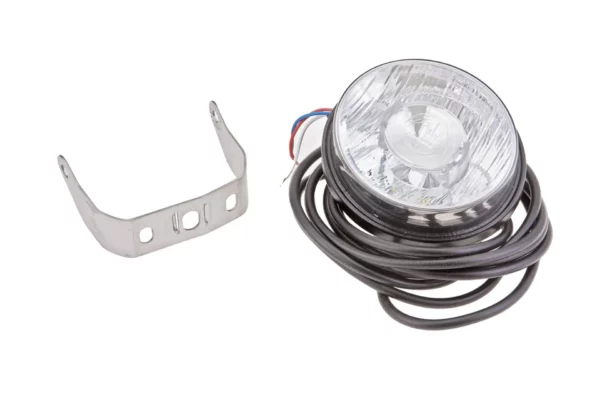Lampa do jazdy dziennej LED może pracować przy napięciu 12/24 V