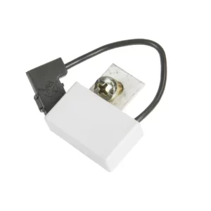 Oryginalny kondensator alternatora o numerze seryjnym 3904373M91 stosowany w ciągnikach rolniczych marki Massey Ferguson.