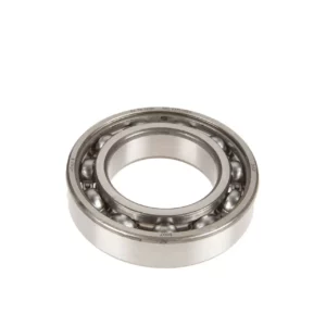 Oryginalne łożysko kulkowe zwykłe 1-rzędowe o wymiarach 35 x 62 x 14 i numerze katalogowym 390984X1 stosowane w ciągnikach marki Massey Ferguson.