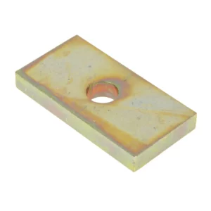 Oryginalna podkładka zacisku węży hydraulicznych o numerze katalogowym D25500240, stosowana w kombajnach zbożowych marek Challenger, Fendt oraz Massey Ferguson.