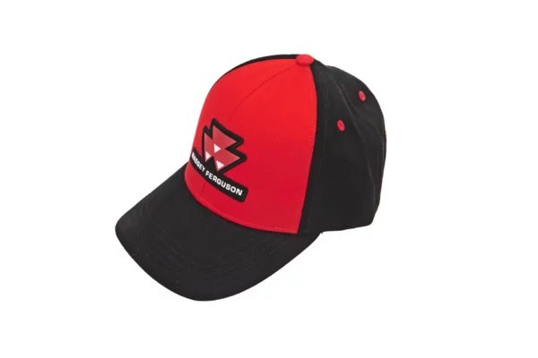 Oryginalna czapka z daszkiem koloru czarno-czerwonego o numerze katalogowym X993312017000 firmy Massey Ferguson.
