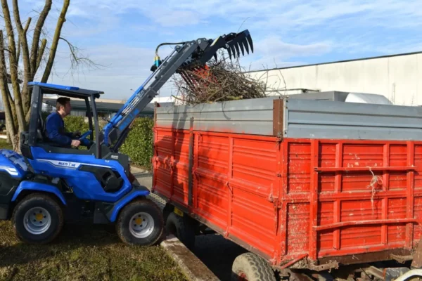 Oryginalne widły z krokodylem o numerze katalogowym C890355, przystosowany do współpracy z ładowarkami marki MultiOne. Widły posiadają szerokość roboczą 95 cm.