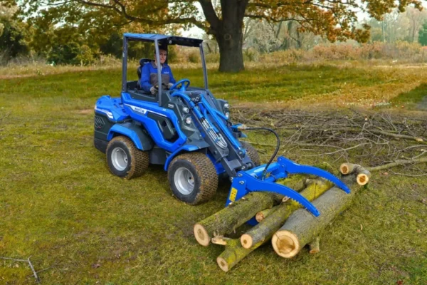 Oryginalny chwytak do drewna o numerze katalogowym C890580, przystosowany do współpracy z ładowarkami marki MultiOne. Chwytak posiada szerokość roboczą 100 cm oraz zęby o dlugości 101 cm.