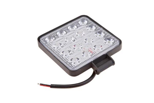 Lampa robocza LED posiadająca 16 diod LED oraz moc 48 W o numerze katalogowym 16LED48W