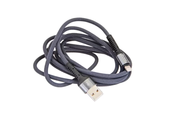 Kabel USB marki MYWAY do ładowania i synchronizacji w oplocie mikrofibrowym o długości 200 cm.
