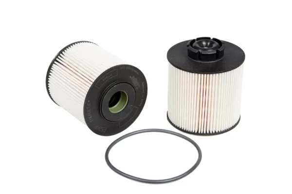 Wkład filtra paliwa silnika marki Hengst stanowiący wysokiej jakości zamiennik oryginalnego filtra marki Claas