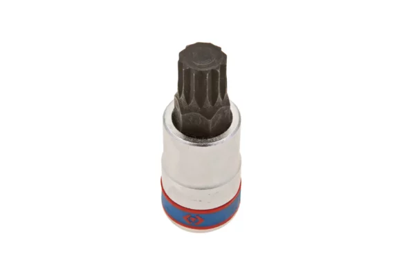 Nasadka krótka 1/2 cala z końcówką spline marki King Tony o numerze katalogowym 402614. Końcówka w rozmiarze M14 i długości 60 mm. Nasadka wykonana z wysoko jakościowej stali chromowo wanadowej
