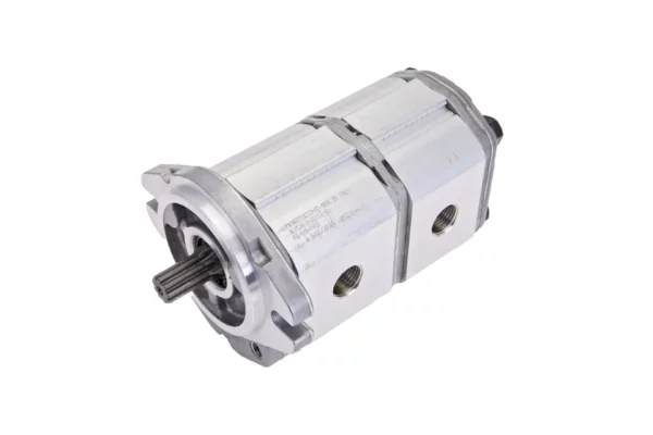 Oryginalna pompa hydrauliczna zębata dwusekcyjna o numerze katalogowym C030975