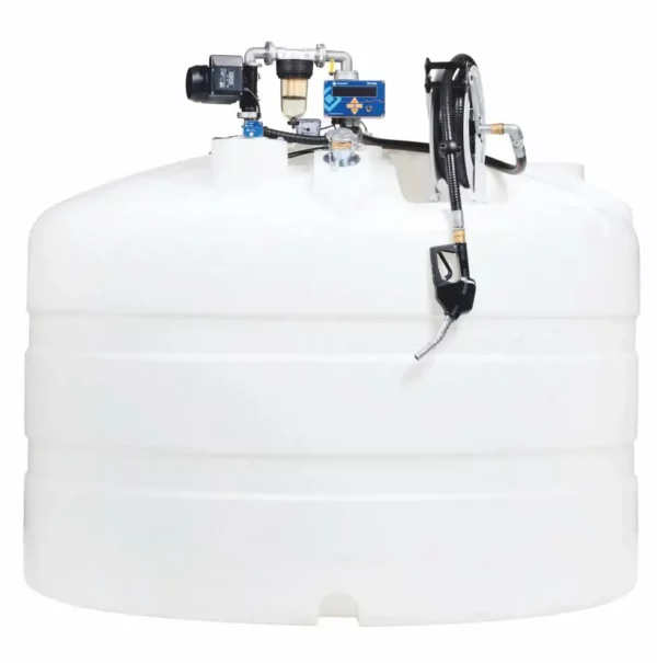 Zbiornik do oleju napędowego marki Swimer to wykonany z polietylenu, stacjonarny, dwupłaszczowy zbiornik o pojemności 5000 litrów biały