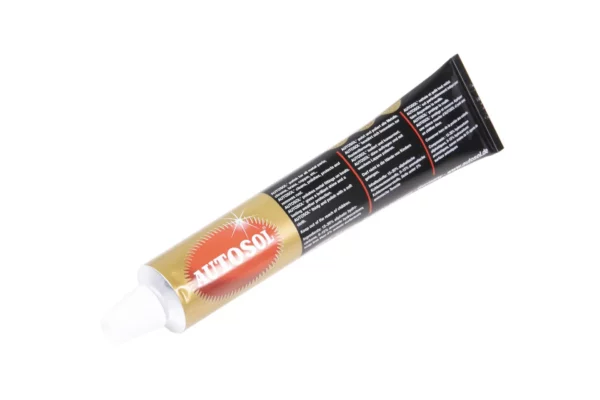 Uniwersalna pasta czyszcząco-polerska do metali marki Autosol w opakowaniu o pojemności 75 ml.
