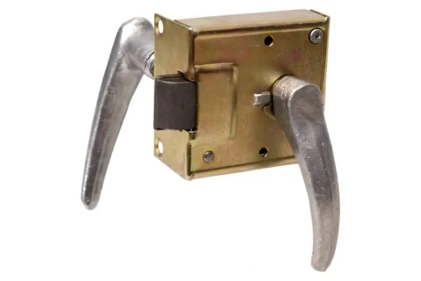 Zamek drzwi kabiny kpl. prawy pasuje C-385