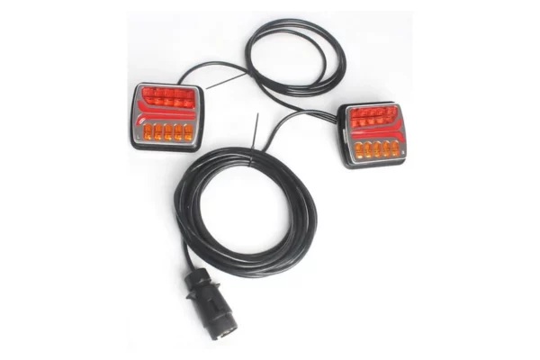 Towar Zestaw lamp LED tylnych, 12-24V z wtyczką 7-pin i przewodem 7.5 m Towar