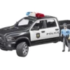Dodge policyjny RAM 2500 z policjantem