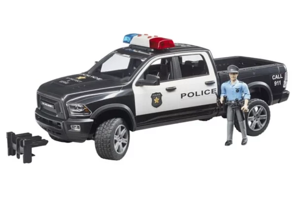 Dodge policyjny RAM 2500 z policjantem