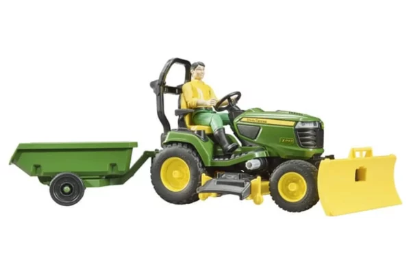 Kosiarka samojezdna John Deere z przyczepą i ogrodnikiem