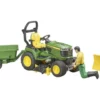 Bruder Kosiarka samojezdna John Deere z przyczepą i ogrodnikiem